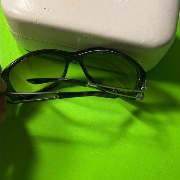 Marc Jacobs Brown tortoise Broken Sunglasses With Case - Picture 14 of 14